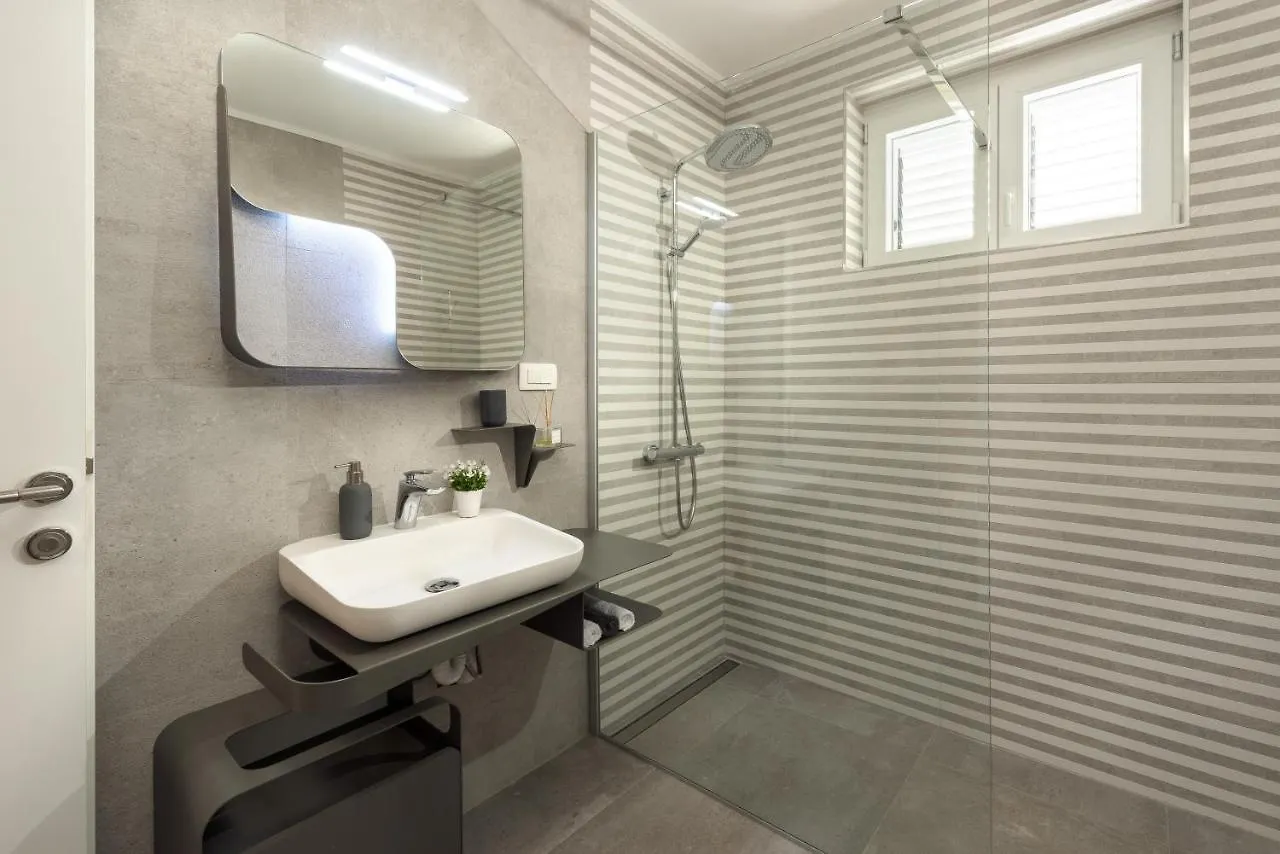 Villa Roko- The Spacious Luxury Trogir 0*,