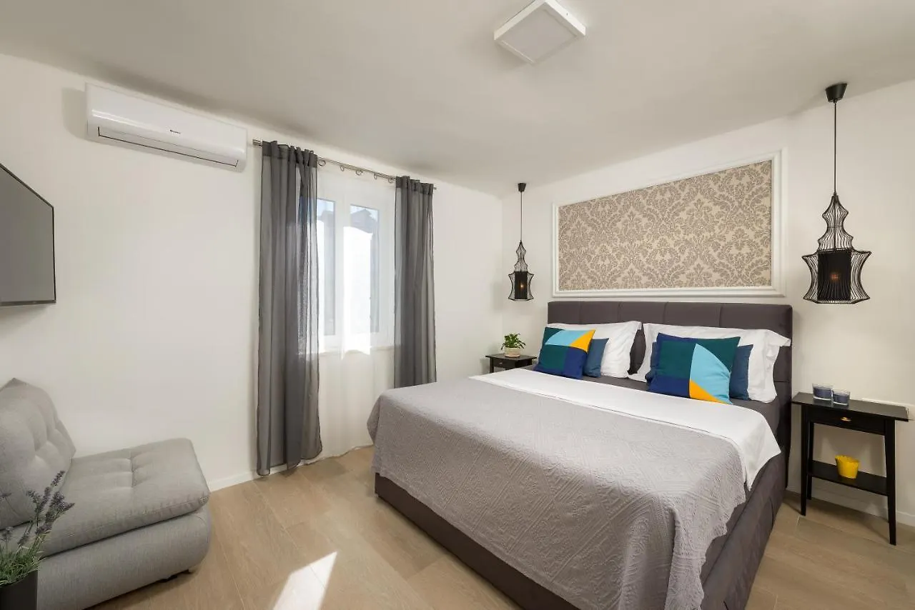 Villa Roko- The Spacious Luxury Trogir
