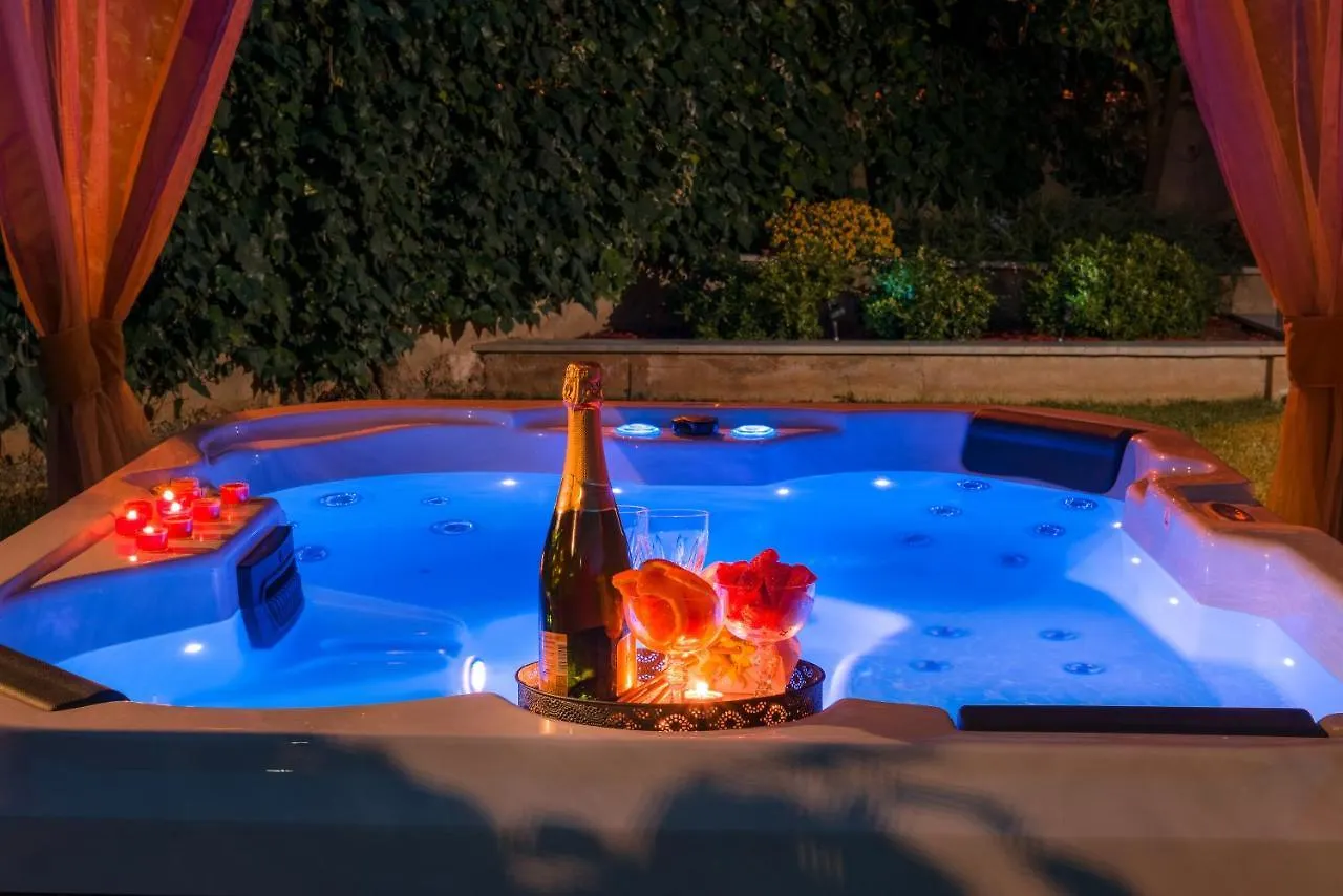 Villa Roko- The Spacious Luxury Trogir